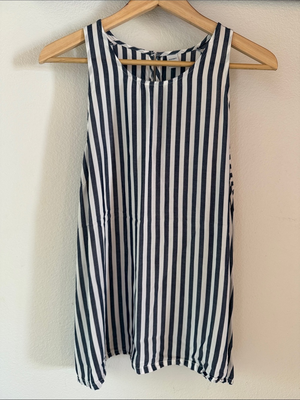 Old Navy Navy & White Vertical Stripe High Neck Lightweight Viscose Tank, Size L